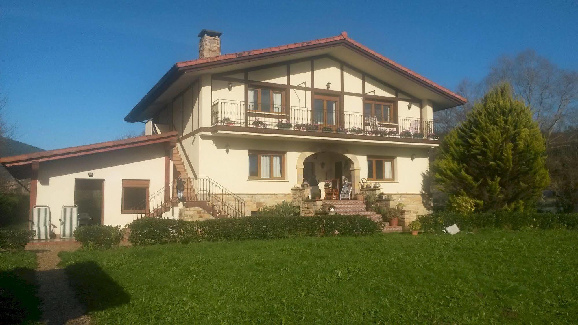 Casa Rural Ibarrondo Etxea Mungia Exteriör bild